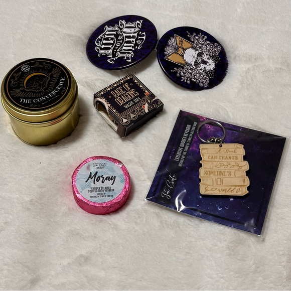 Bookish items bundle - Picture 16 of 16